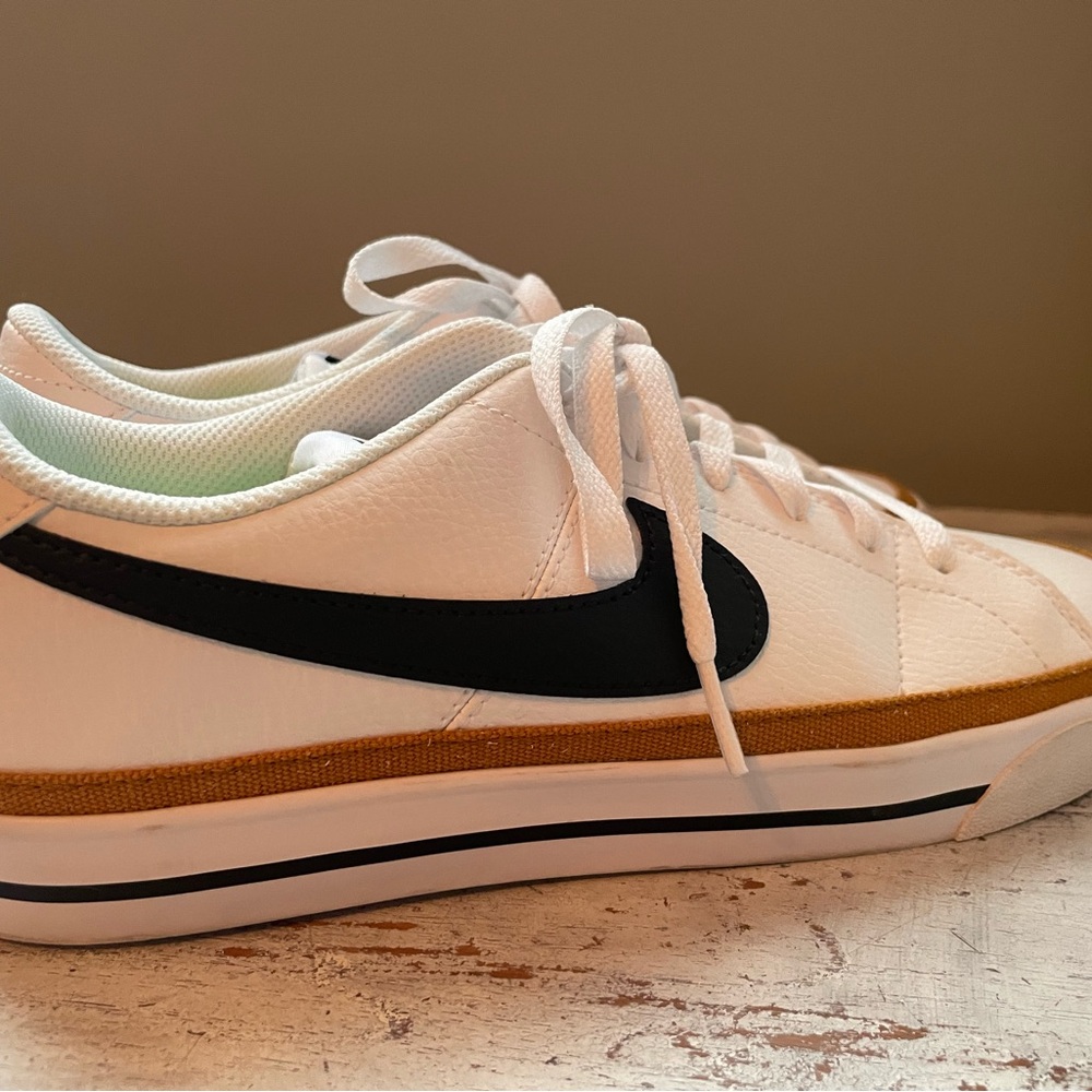 NIKE COURT LEGACY NEXT NATURE SHOE - WOMEN'S size 9.5